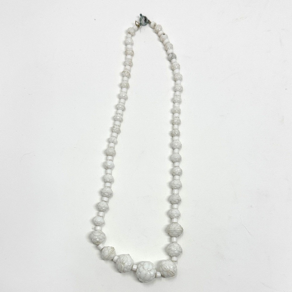 Vintage White Glass Beaded Necklace